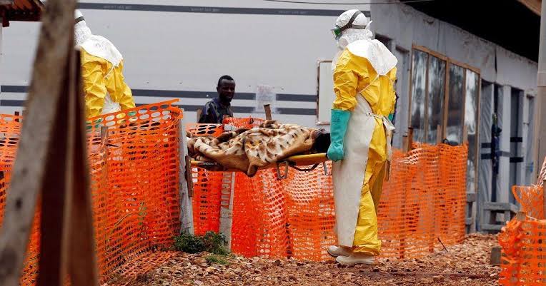 Ebola en RDC: avec 3200 cas déjà confirmés, la 17e épidémie proche du total de celle de 2018-2020